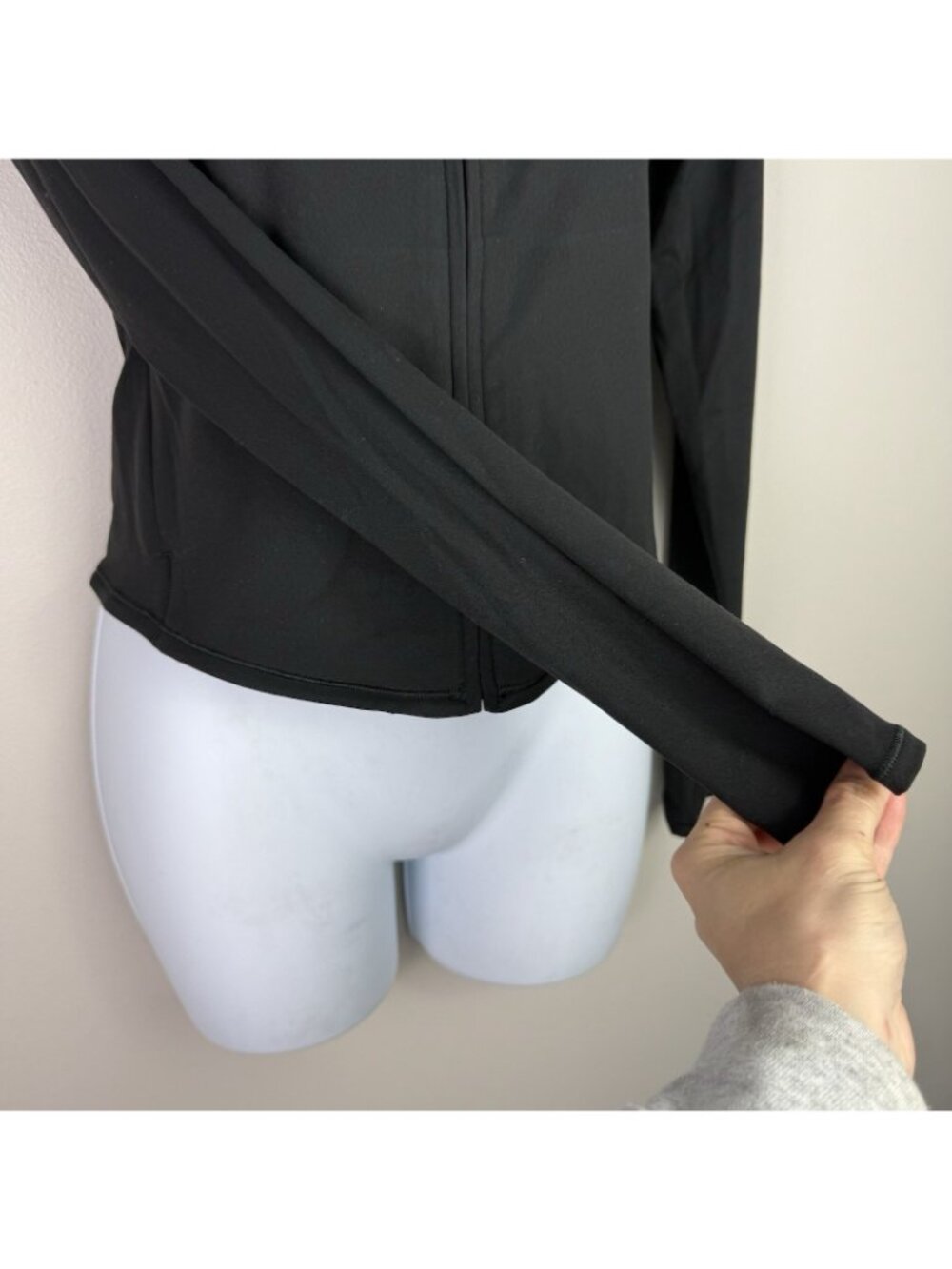 Vuori Chilled Out Track Full Zip Jacket S Black Mock Neck Athleisure Granola - Picture 3 of 9